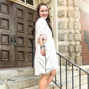 Meet your Posher, Carrie